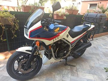Moto Honda VF 500F, funzionante, PREZZO TRATTABILE