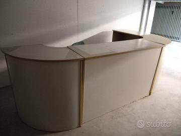 Scrivania da ufficio componibile