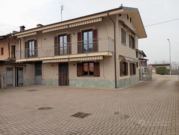 CASA SEMI INDIPENDENTE con MAGAZZINO