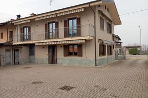 CASA SEMI INDIPENDENTE con MAGAZZINO