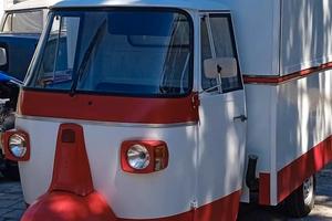 Ape Piaggio Gelateria e creperia -
