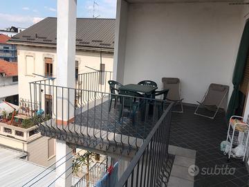 Privato affitta SOLE DONNE posto letto zona centro