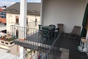 Privato affitta SOLE DONNE posto letto zona centro