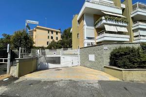 Posto auto in box fronte metro A battistini