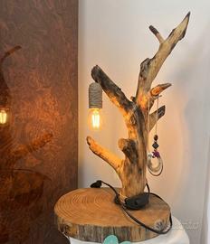 Lampada da tavolo in legno design unico