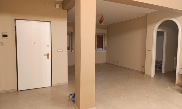 Ampio Appartamento Luminoso - 3 Camere