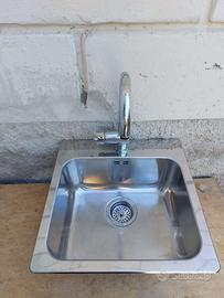 Lavello IKEA + Rubinetto – Come nuovo (usato solo