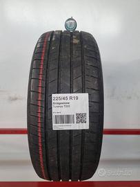 Gomme Usate Bridgestone 225 45 19 Guarda Catalogo