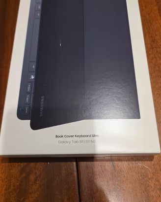 Samsung Cover Book Keyboard Slim per S11Tab