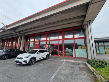 Ampio Capannone a Padova Z.I