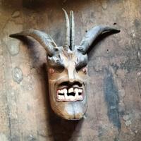 Maschere da muro in legno