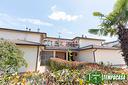 2-locali-con-giardino-e-box