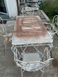 Tavolo da giardino vintage