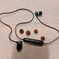 Auricolari radio fm. Design moderno e compatto. 