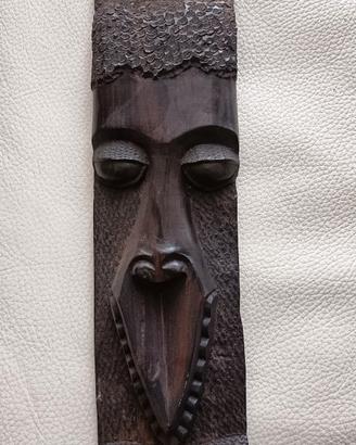 Pannello decorativo / Totem in legno intagliato a 