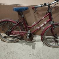 Vecchia bici da bambino 