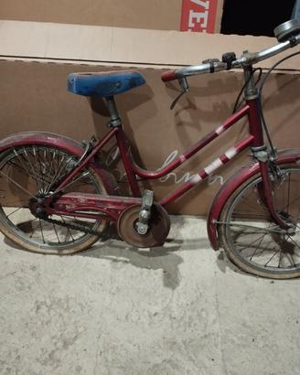 Vecchia bici da bambino 