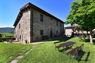 Rustico a Poppi, via Aretina 63, 13 locali