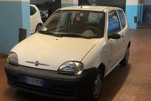 fiat 600 - anno 2007 in buone condizioni