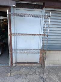 2 Scaffali di metallo 