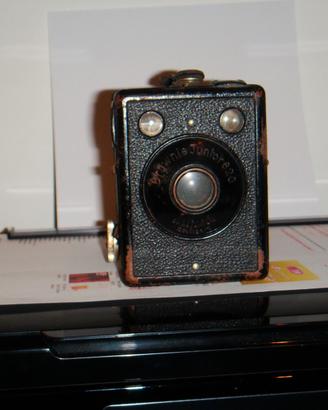 Macchina fotografica antica