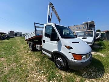 Iveco Daily 35c 11 con gru e ribaltabile