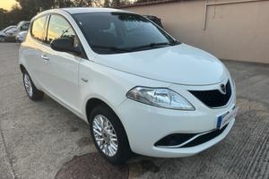 Lancia Ypsilon 0.9 TwinAir 85 CV 5 porte Metano Ec
