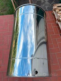 Due botti in acciaio inox per vino 500 l