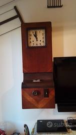 Orologio marcatempo con pendola