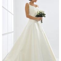 abito e scarpe da sposa