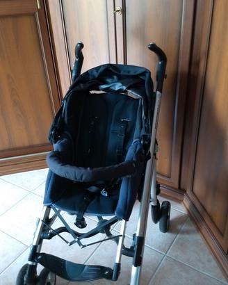 passeggino Bebe Confort modello Loola Total Black
