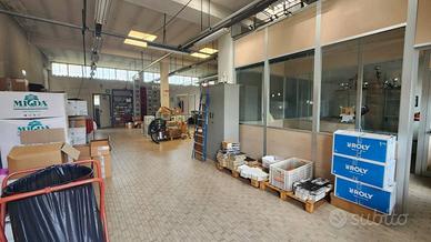 Immobile di 340 m² a Oleggio