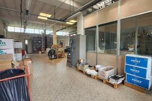 Immobile di 340 m² a Oleggio