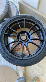 OZ racing ultraleggera 18 + bridgestone potenza sp