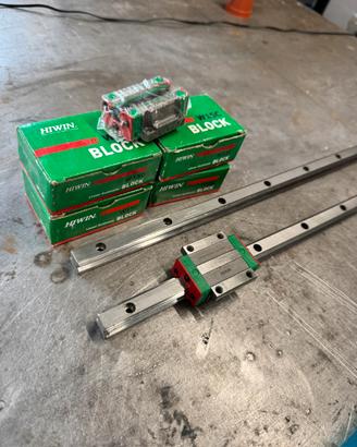 2 Guide lineari HIWIN  kit con pattini HIWIN w15c