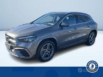 Mercedes-Benz GLA 250 E PLUG-IN HYBRID AUTOMA...