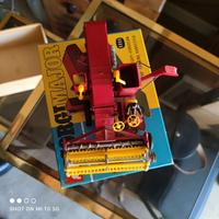 Modello mietitrebbia Massey Ferguson 