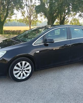 Opel Astra J