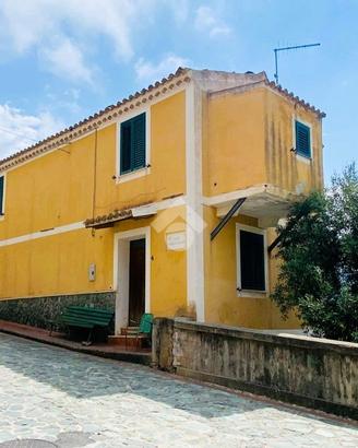 3 LOCALI A BELMONTE CALABRO