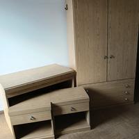 Armadio con scrivania e comodini