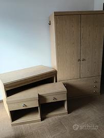 Armadio con scrivania e comodini