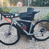 bici da corsa CUBE