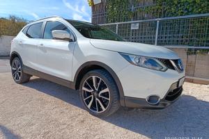 Nissan Qashqai 1.5 dCi TEKNA telecam.360 tetto pan