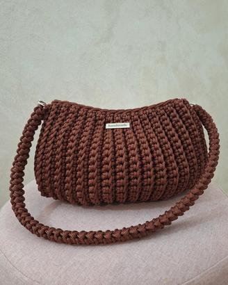 Borsa a spalla in corda intrecciata fatta a m