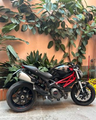 Ducati monster 796