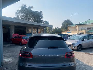 Portellone piu" Fanaleria completa Porsche Macan