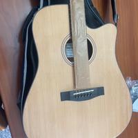 Chitarra donner mai usata