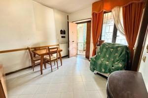3 LOCALI A NAPOLI