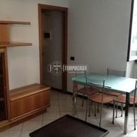 BILOCALE CON POSTO AUTO IN CENTRO A MERONE