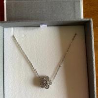 Collana con fiore